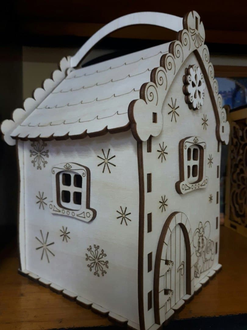 Коробка «Мышь в домике из конфет»